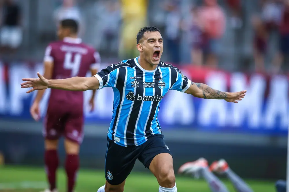 Grêmio vence o Caxias e encaminha classificação à final do Campeonato Gaúcho